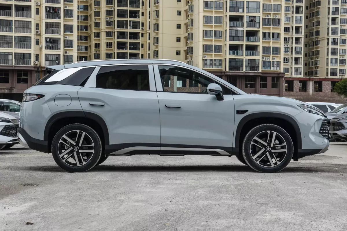 BYD Song L DM-i — фото 6, екстер’єр