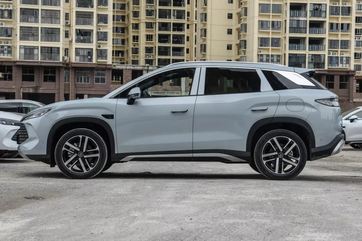 BYD Song L DM-i — фото 10, екстер’єр