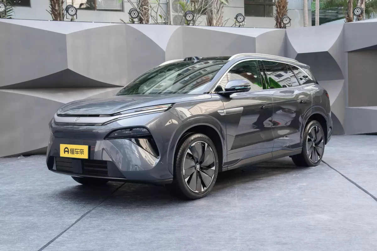 BYD Tang L — фото 4, екстер’єр