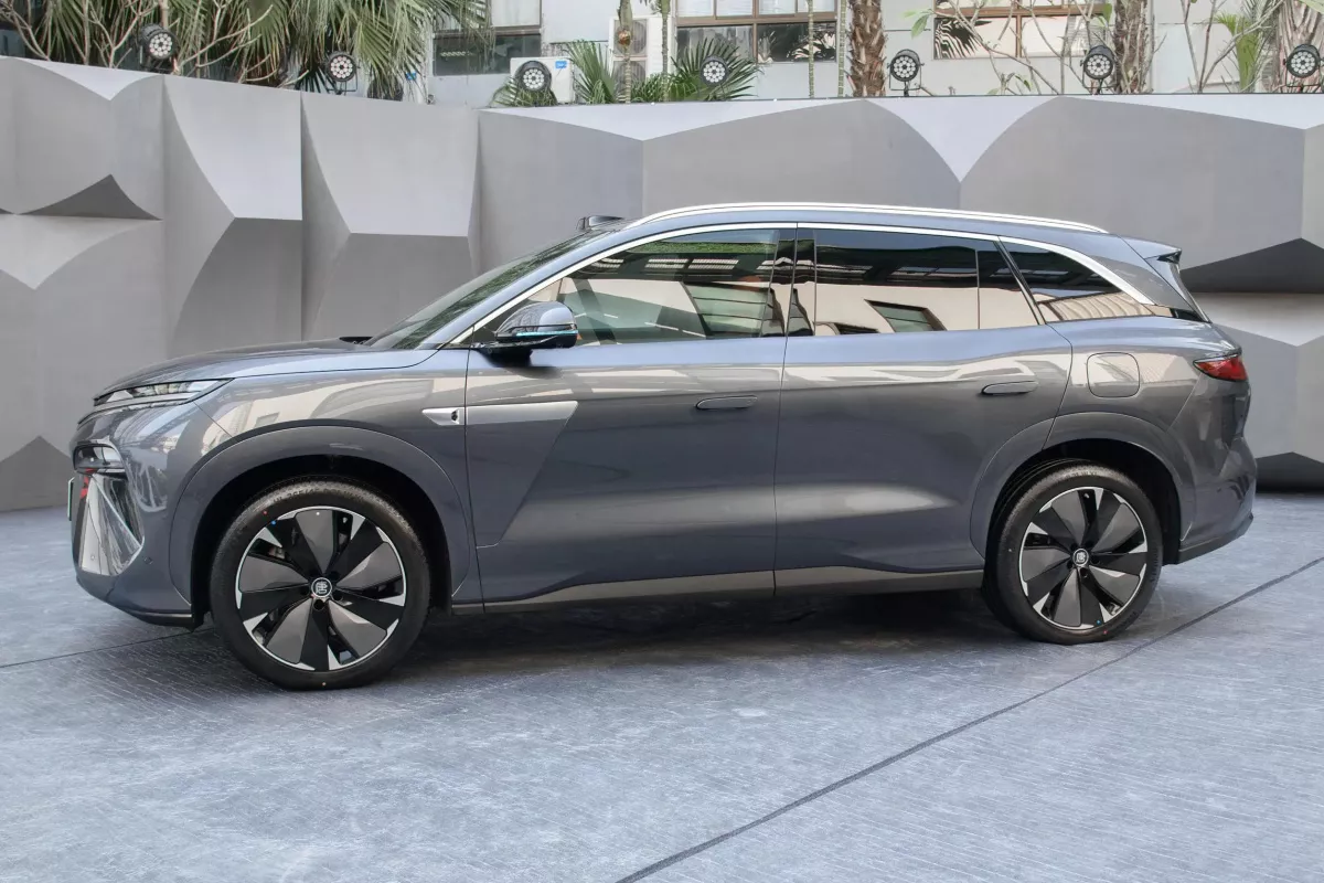 BYD Tang L — фото 6, екстер’єр