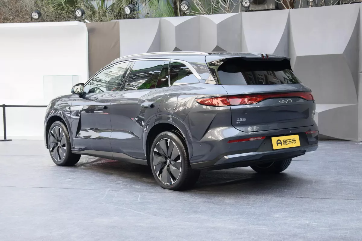 BYD Tang L — фото 10, екстер’єр
